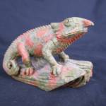 Caméléon sur base en Epidote