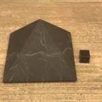 Pyramide en Shungite