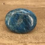 Galet en Apatite Bleue