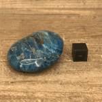 Galet en Apatite Bleue