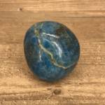 Galet en Apatite Bleue
