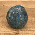 Galet en Apatite Bleue
