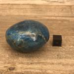 Galet en Apatite Bleue