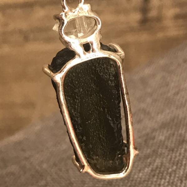 Pendentif en Moldavite