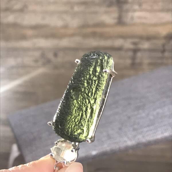 Pendentif en Moldavite