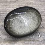 Galet en Obsidienne Dorée