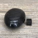 Galet en Tourmaline Noire