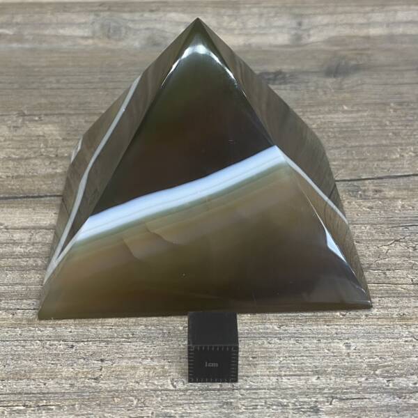 Pyramide en Agate Teintée