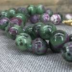 Collier en Rubis Zoïsite