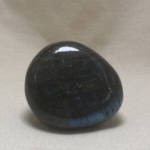 Galet en Labradorite