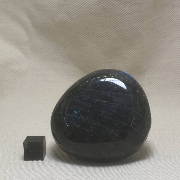 Galet en Labradorite