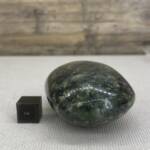 Galet en Jade Néphrite