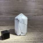 Pointe en Howlite