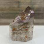 Pointe en Quartz à Inclusions Améthysé