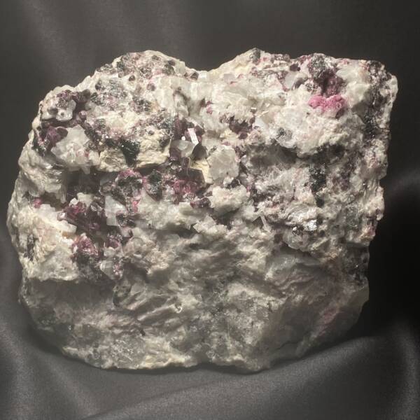 Rubellite sur Quartz