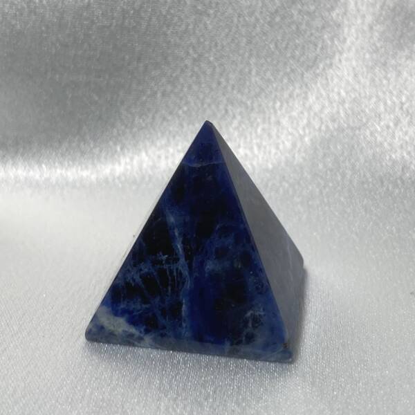 Pyramide Sodalite