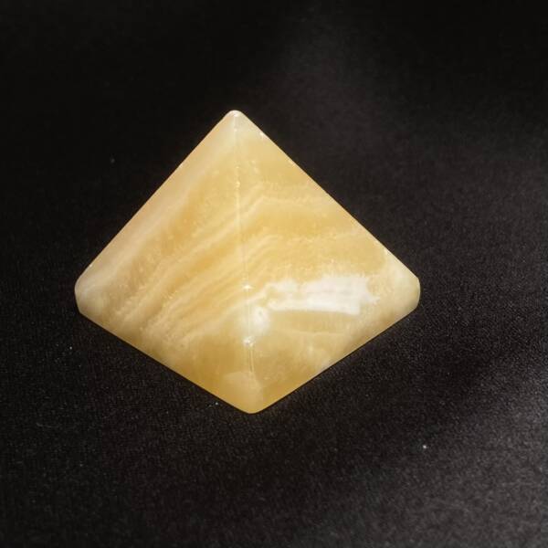 Pyramide Calcite