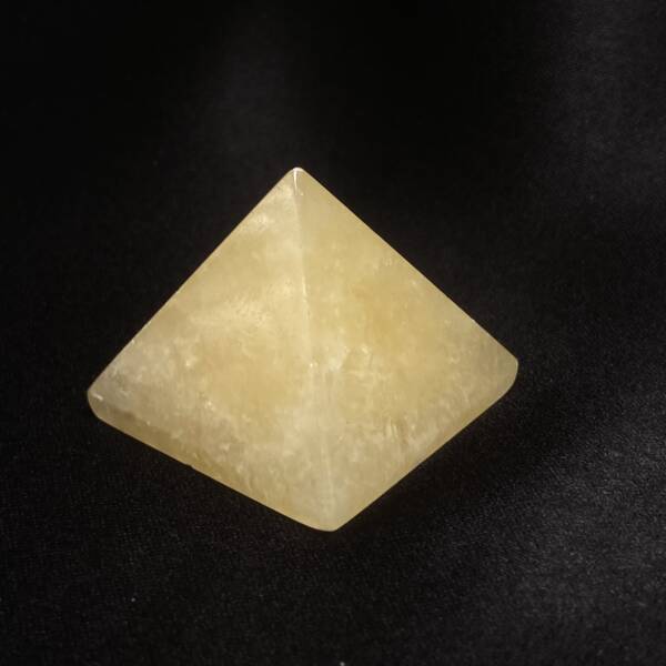 Pyramide Calcite