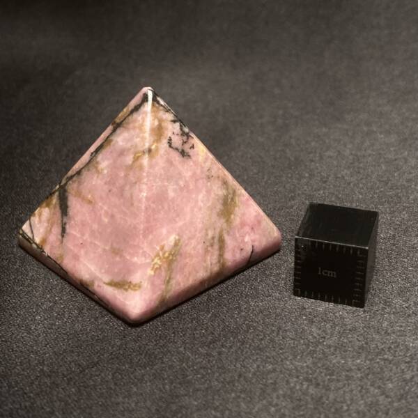 Pyramide Rhodonite