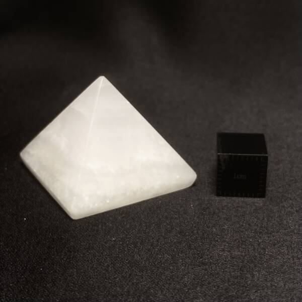 Pyramide Manganocalcite