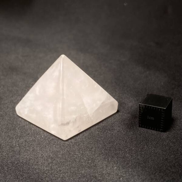 Pyramide Quartz Rose