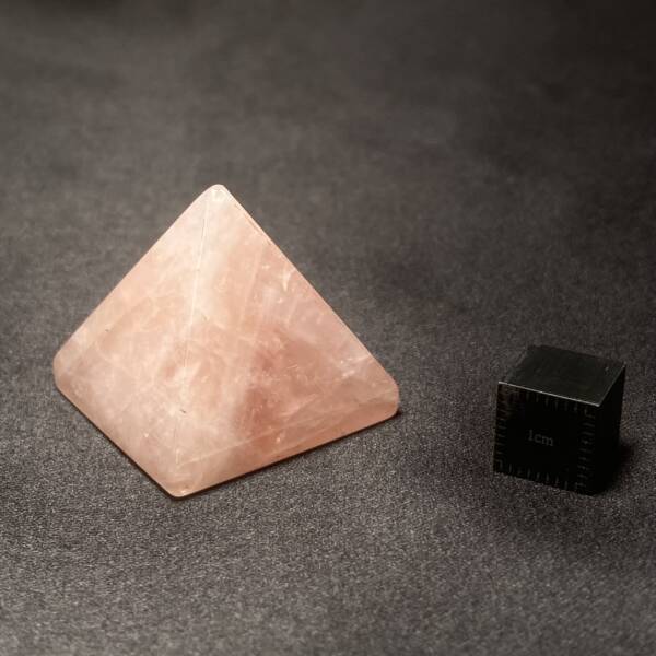 Pyramide Quartz Rose