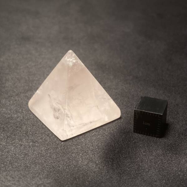 Pyramide Quartz Rose