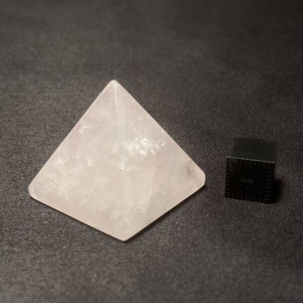 Pyramide Quartz Rose