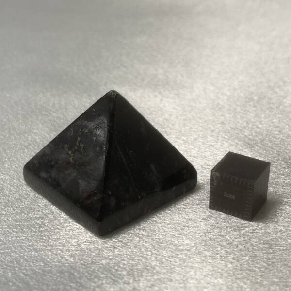 Pyramide Arfvedsonite