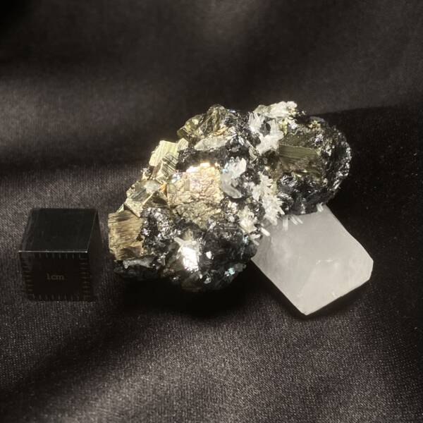 Pyrite, Calcite, Quartz, Blende