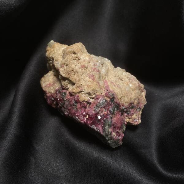 Rubellite sur Quartz