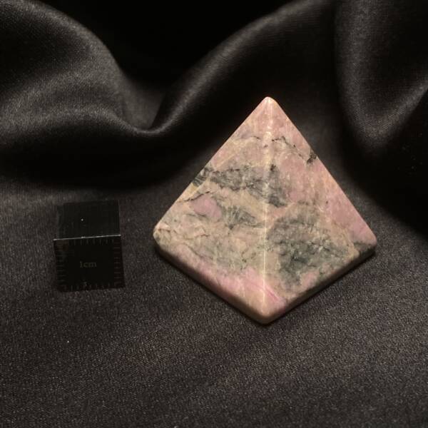 Pyramide Rhodonite