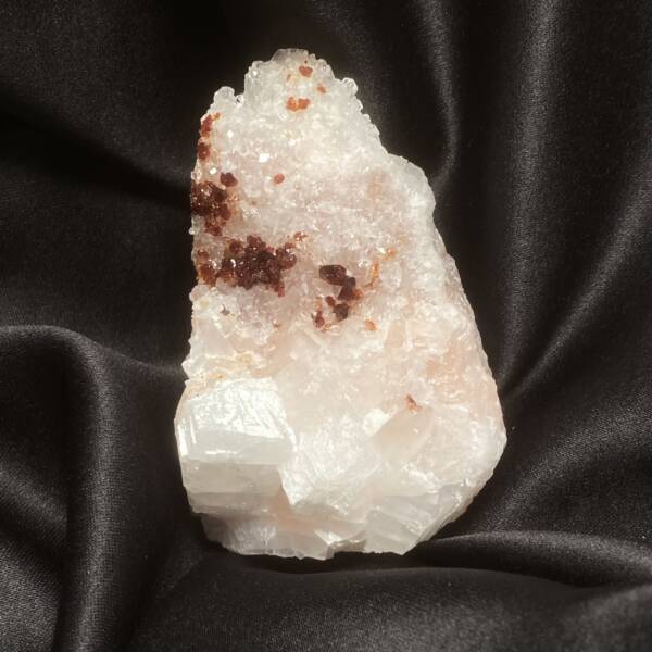 Uvite sur Calcite