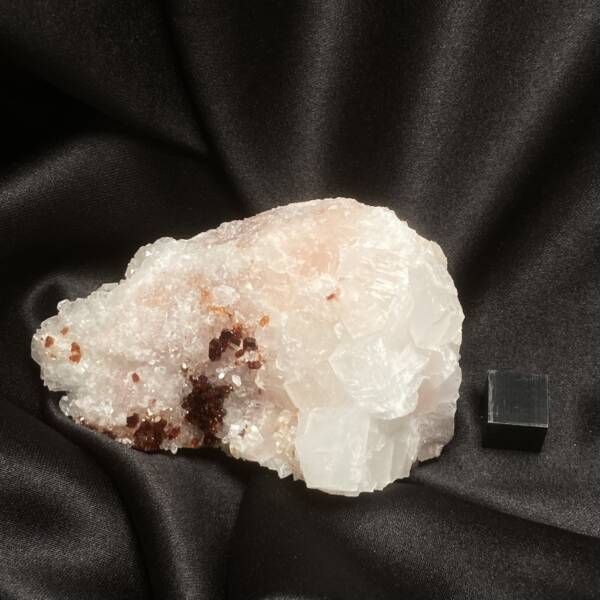 Uvite sur Calcite