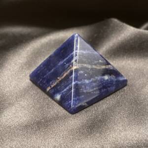 Pyramide Sodalite