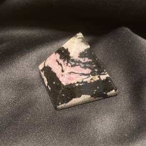 Pyramide Rhodonite