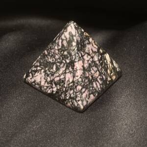 Pyramide Rhodonite