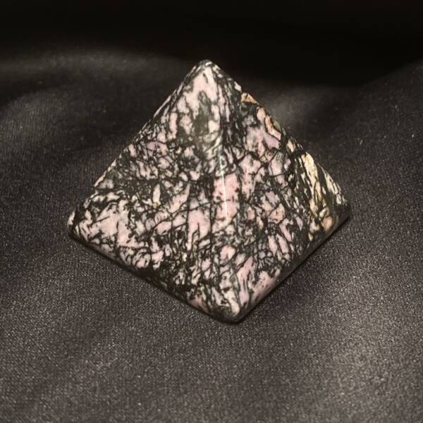 Pyramide Rhodonite