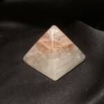 Pyramide Quartz Hématoïde