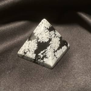 Pyramide Obsidienne Mouchetée