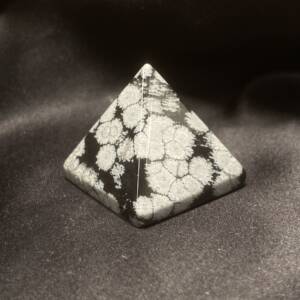 Pyramide Obsidienne Mouchetée