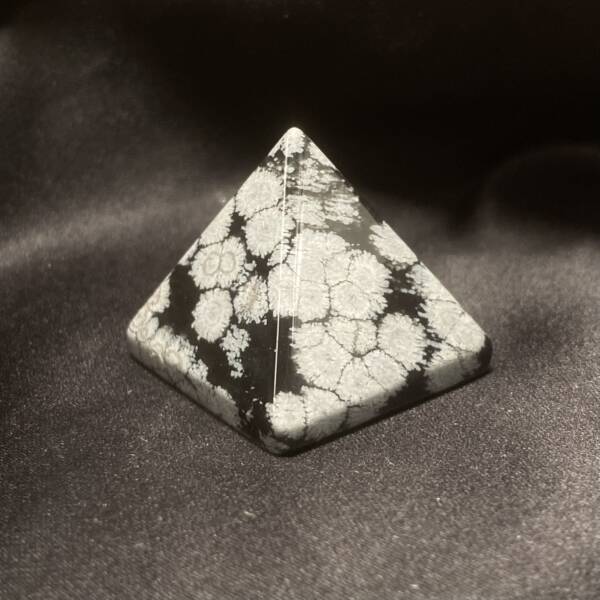 Pyramide Obsidienne Mouchetée
