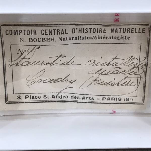 Staurotide cristallisée