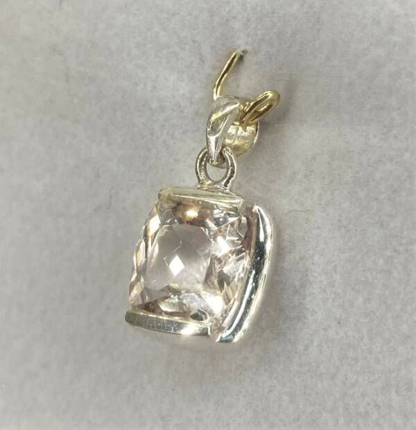 Pendentif en Morganite