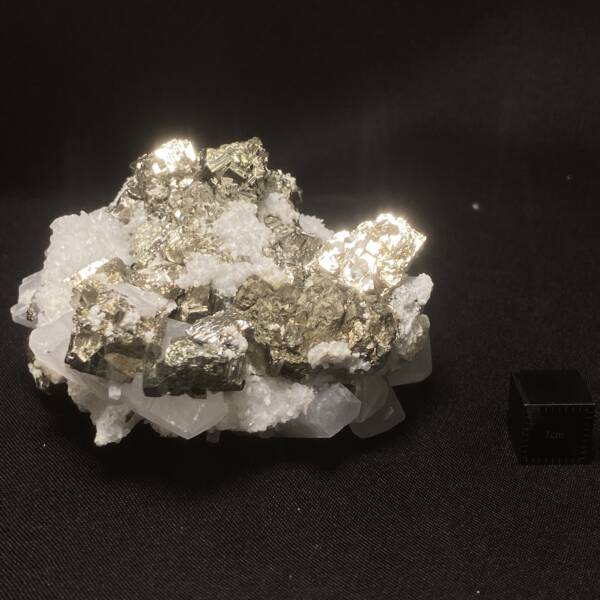 Calcite "fluo" et Pyrite