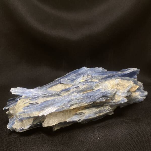 Cyanite brute