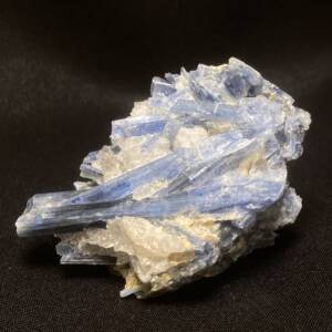 Cyanite brute