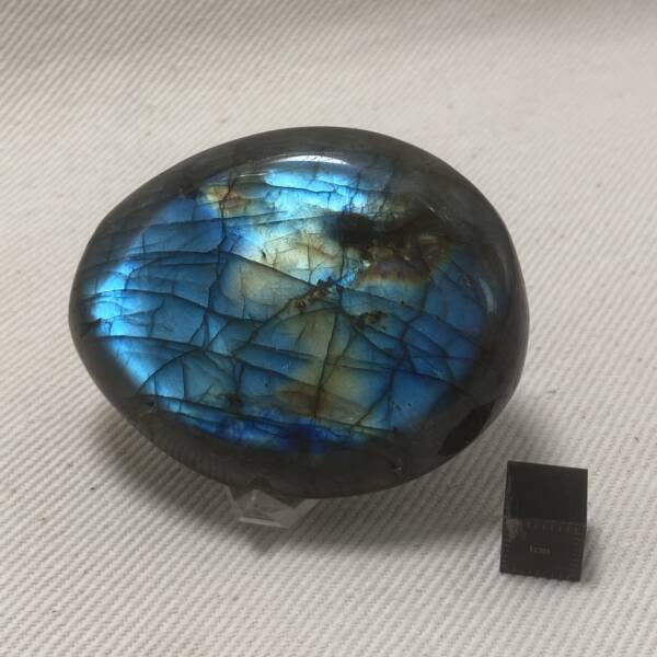 Galet en Labradorite