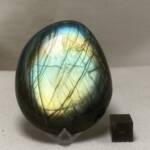 Galet en Labradorite