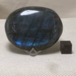 Galet en Labradorite